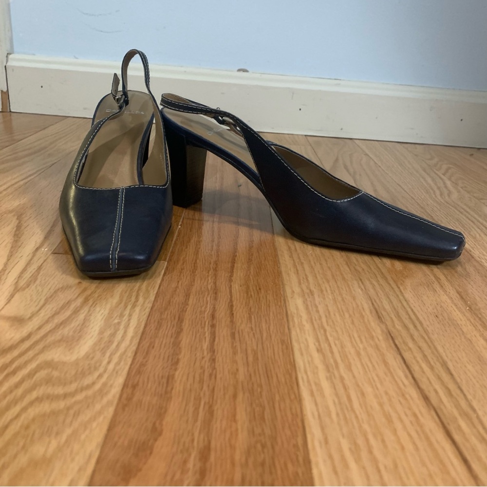 Danelle Navy sling back pumps (8.5)